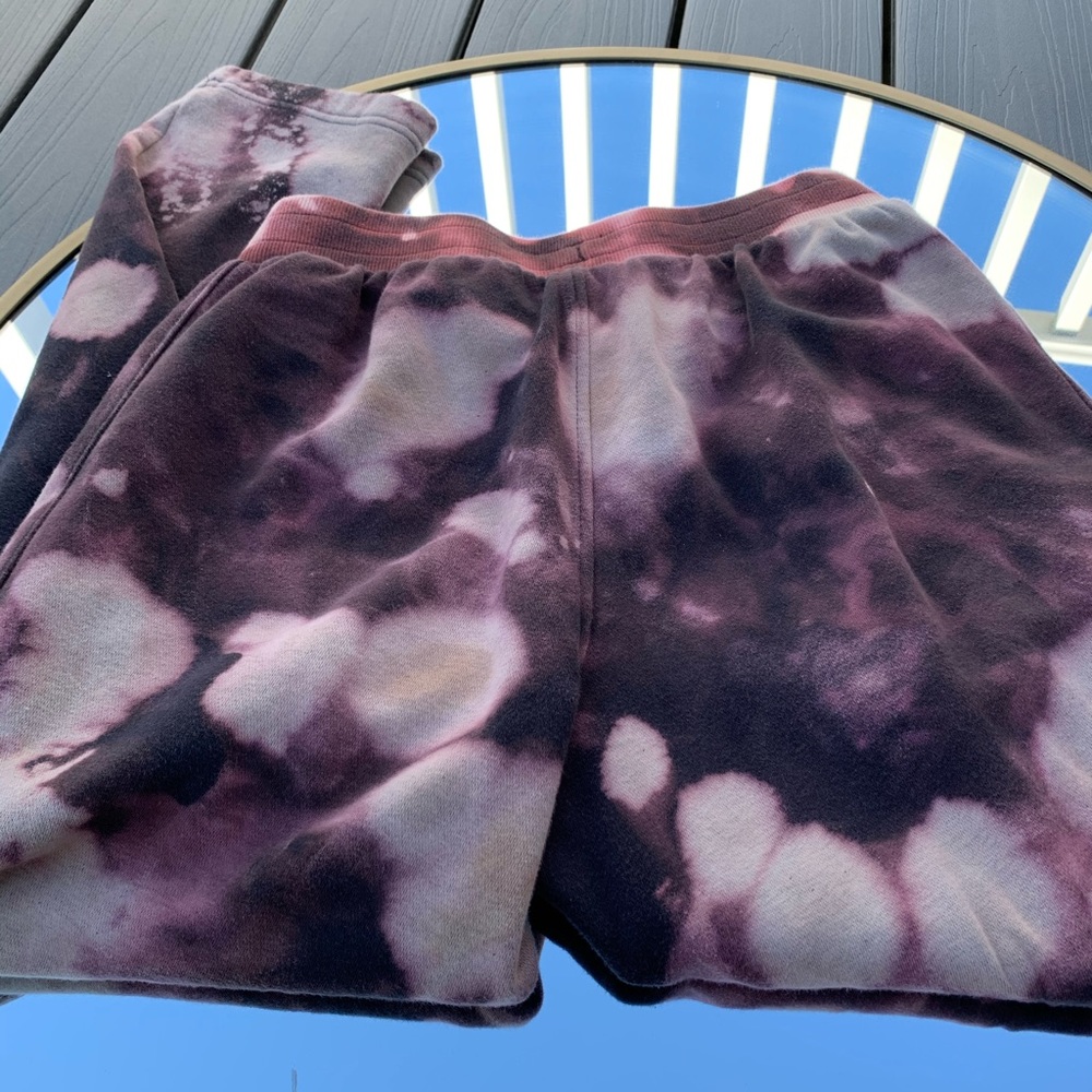 Under Armour Bleached Tie Dye Sweatpants - Picture 4 of 4